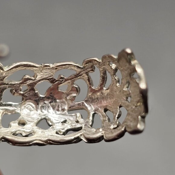 VTG Sterling Silver Diamond Cut Filigree Floral Half Hoop Earrings .75" Signed M - Picture 6 of 10